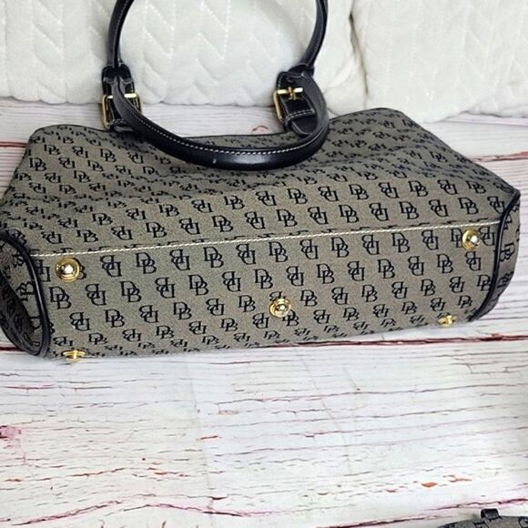 Dooney & Bourke Black Signature Pattern Shoulder Bag with Accessories - Picture 11 of 15